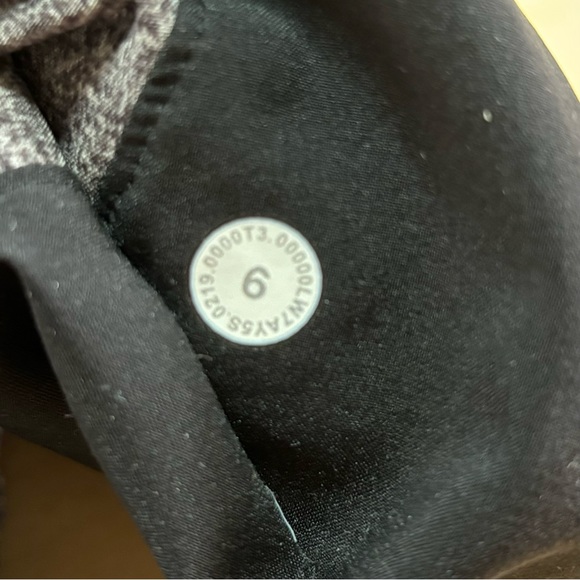 Lululemon Spring Break Away Short - Picture 5 of 5